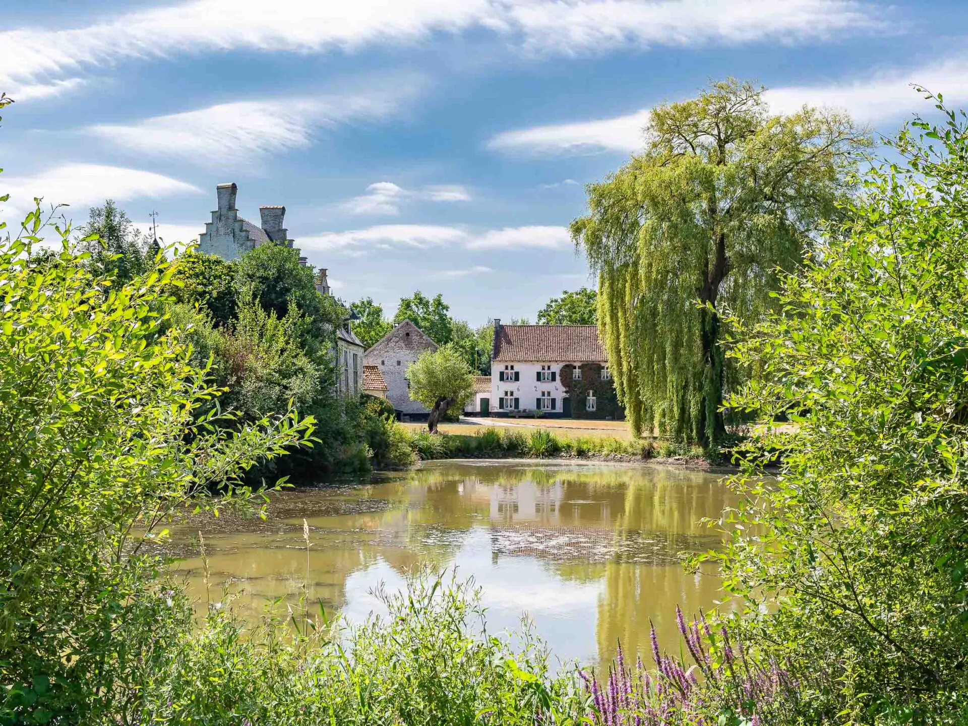 Belgium Sothebys Int. Realty Four departments, one standard of excellence: Sales, Rentals, Historical & Prestige, New Development.